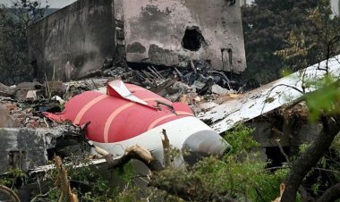 'पायलट की गलती बताना...' एयर इंडिया प्लेन क्रैश की रिपोर्ट पर सुप्रीम कोर्ट नाराज, केंद्र और DGCA को नोटिस